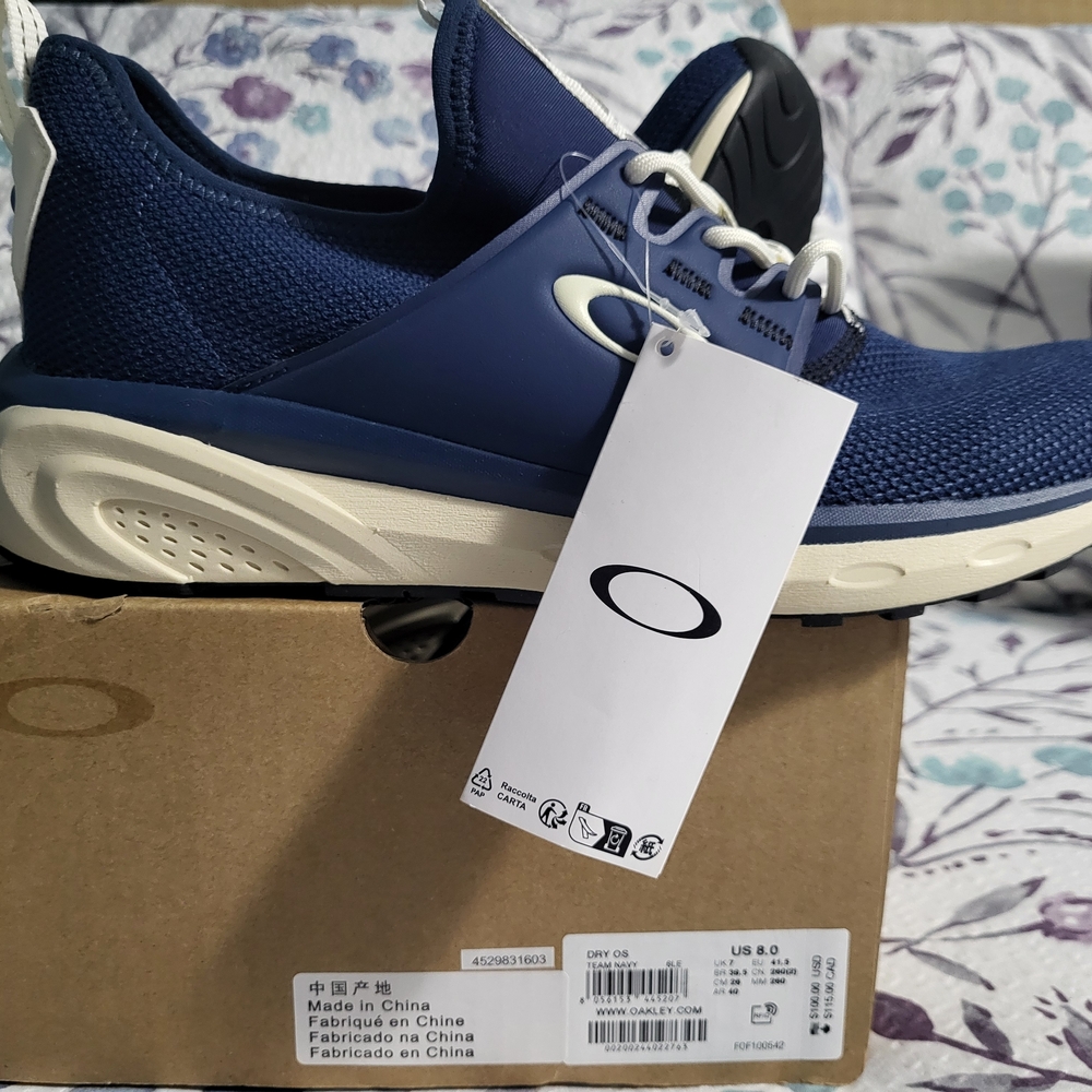 Oakley Dry OS Team Navy Men's Sneakers, NEW w/Box Size 8, $100